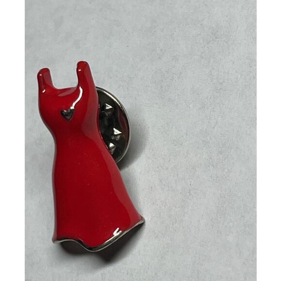 Vintage enameled metal red womens dress pin/brooch with heart. fashion jewelry - Picture 1 of 3
